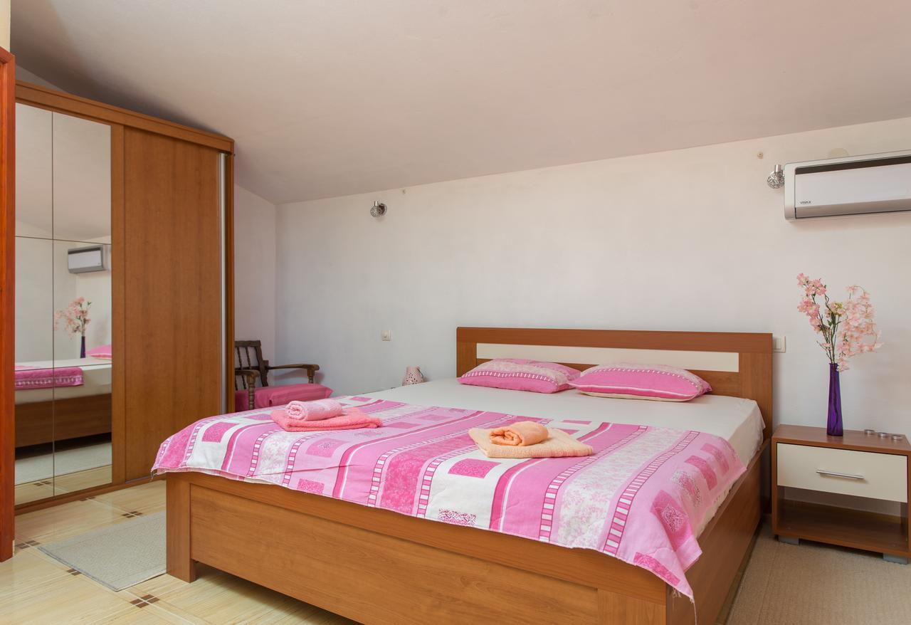 Panorama Apartment *