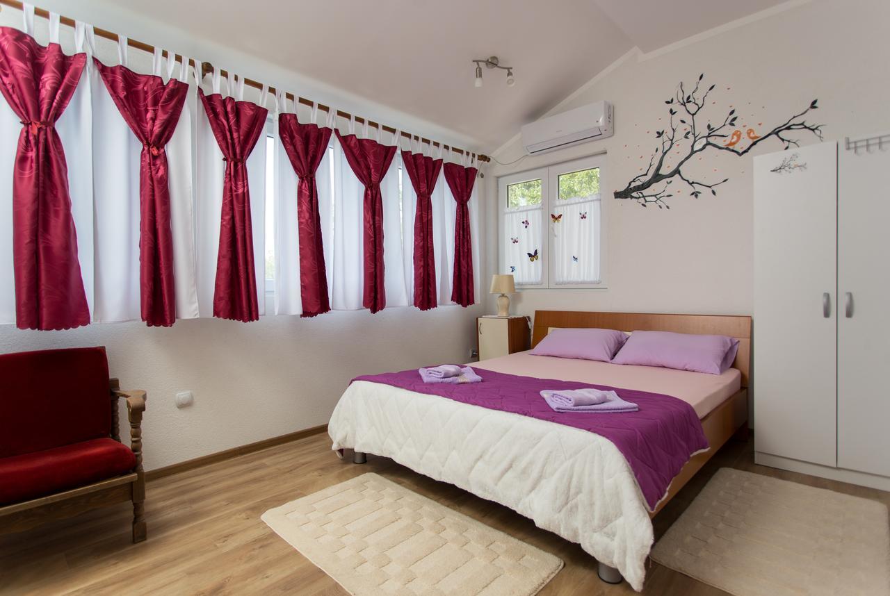 Panorama Apartment *